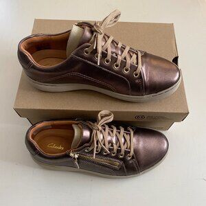 NIB NEW Clark's Women's Nalle Lace Up Leather Sneaker Bronze Metallic Sz 7